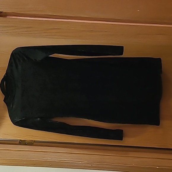 Forever 21 Dresses & Skirts - Black Velvet Forever 21 Dress